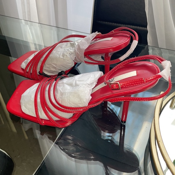 ZARA RED HEELED SANDALS - Picture 2 of 5
